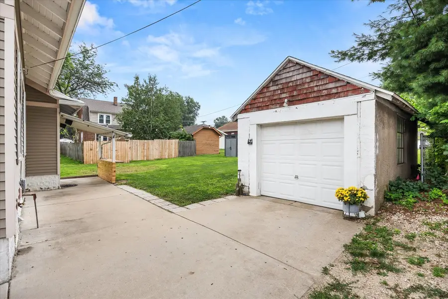 109 W Moore Street, Ottawa, IL 61350 - #3