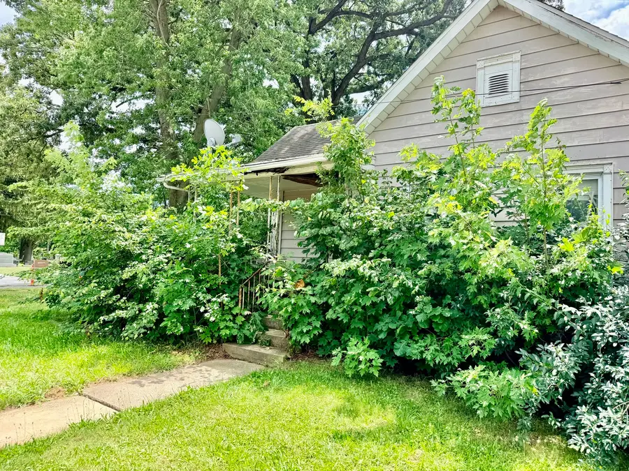 214 E Reynolds Street, Pontiac, IL 61764 - #2