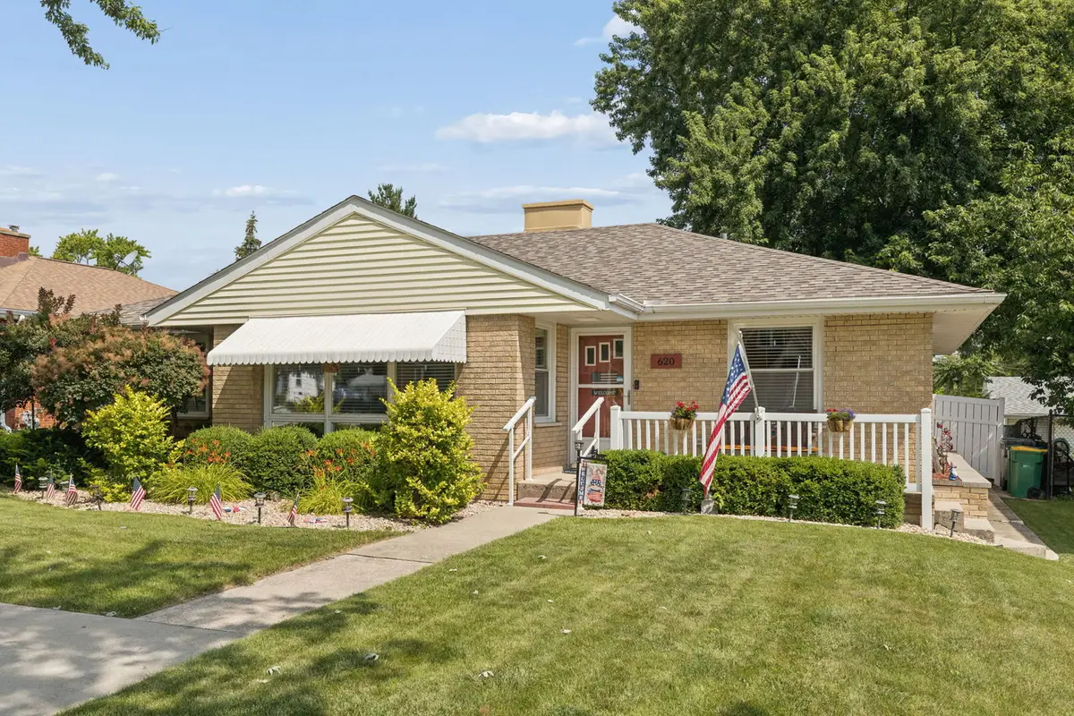620 E 10th Street, Lockport, IL 60441 - #1