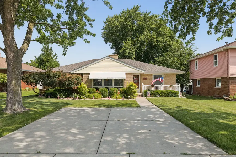 620 E 10th Street, Lockport, IL 60441 - #2