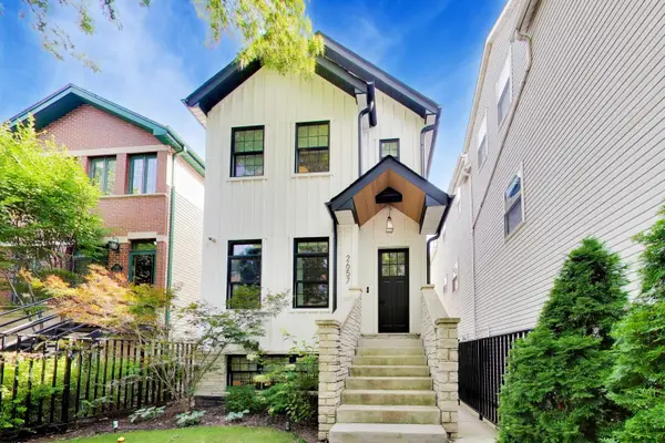 2657 W Belden Avenue, Chicago, IL 60647