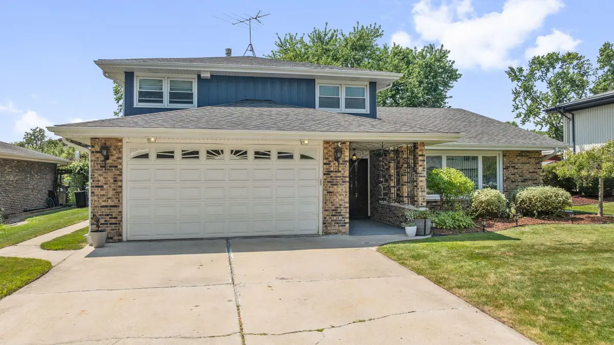 10362 S Alta Drive, Palos Hills, IL 60465 - #1