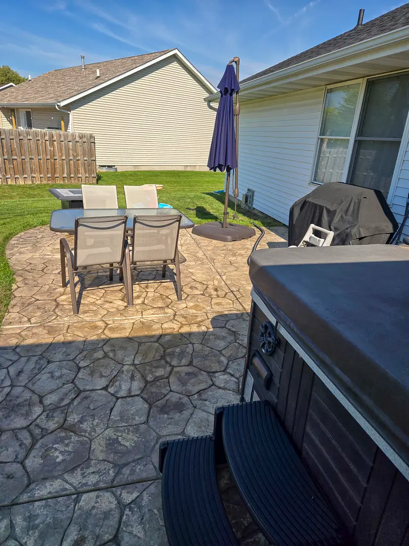2223 E 57th Street, Davenport, IA 52807 - #3