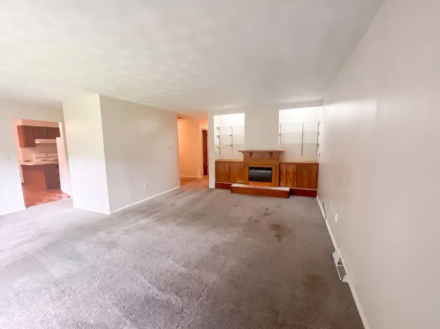 912 Hollycrest Drive, Champaign, IL 61821 - #3