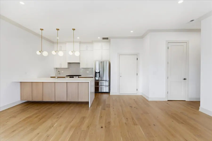 6414 N Francisco Avenue #101, Chicago, IL 60645 - #3