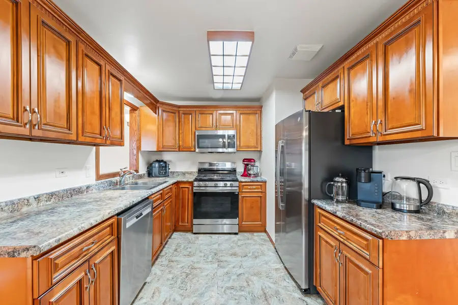 6940 Olympic Drive, Bridgeview, IL 60455 - #2