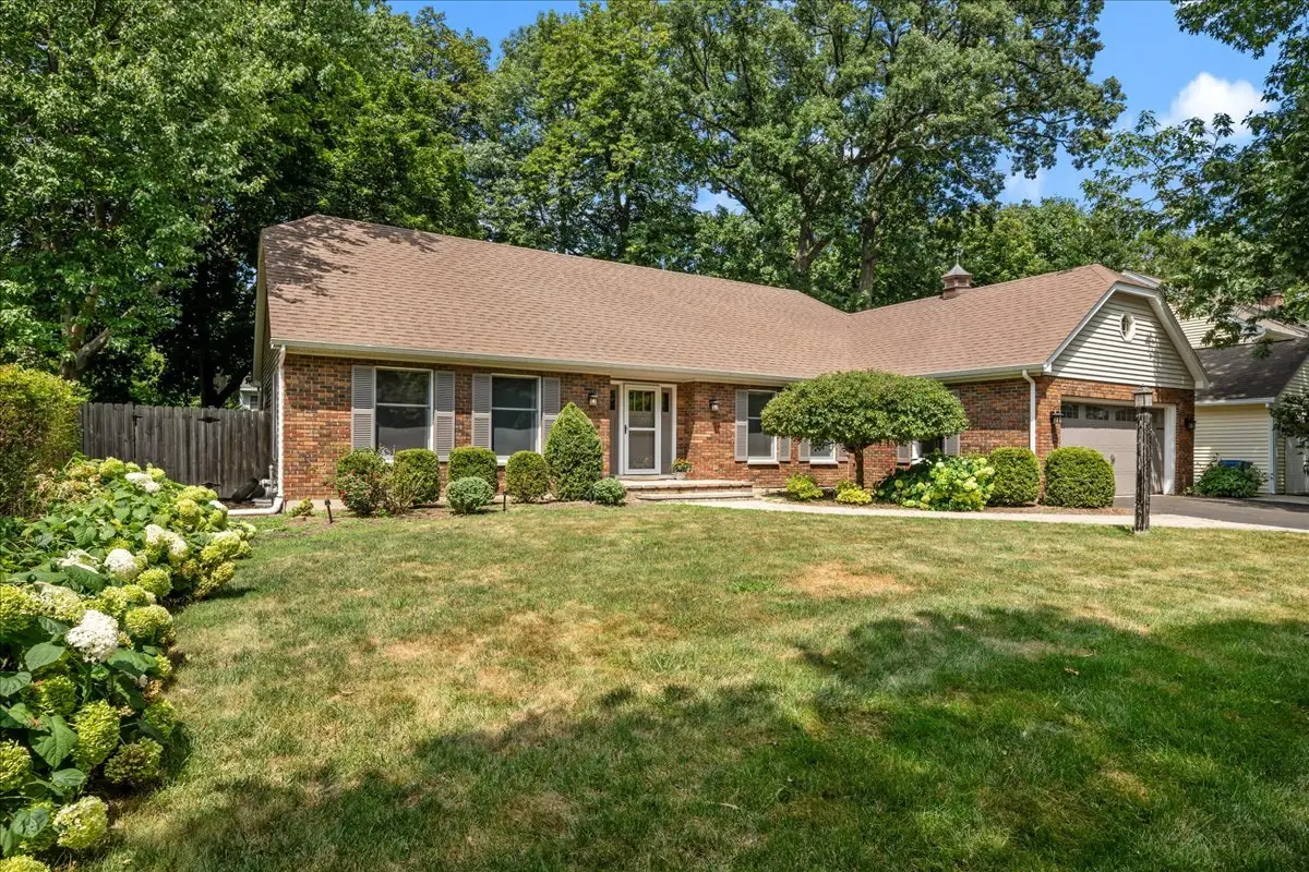 1846 Allen Lane, Saint Charles, IL 60174 - #1