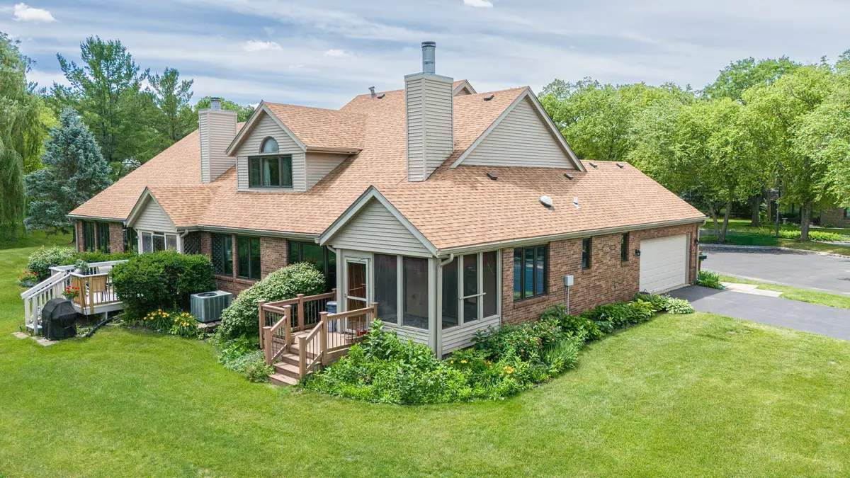 6320 Old Hunters Run, Rockford, IL 61114 - #1