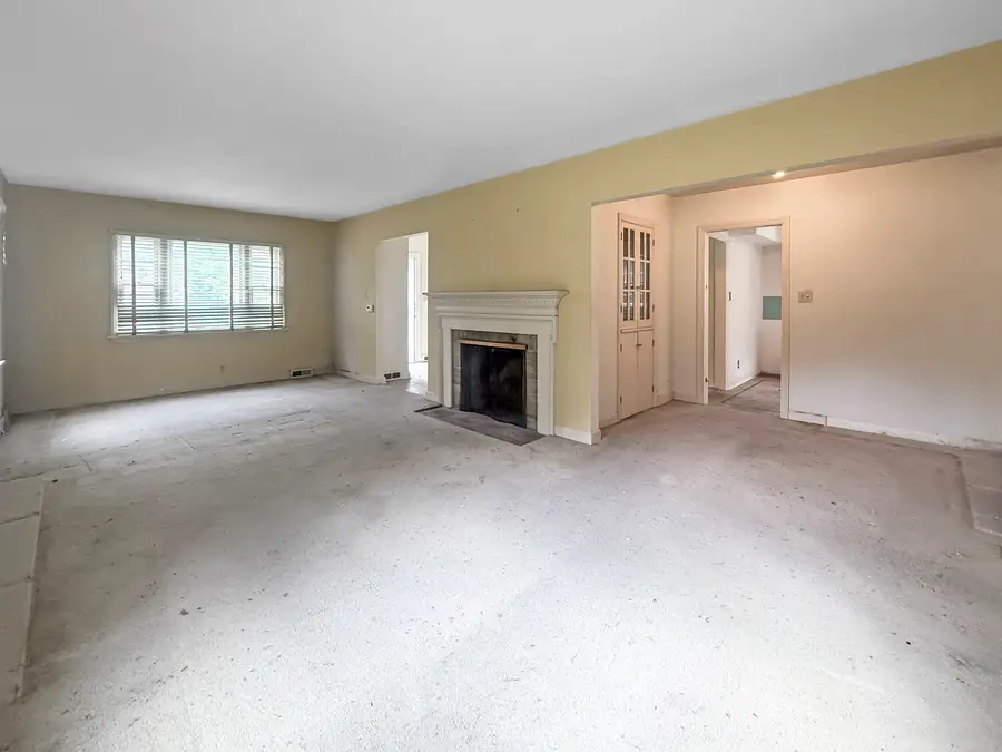 117 W Delaware Avenue, Urbana, IL 61801 - #3