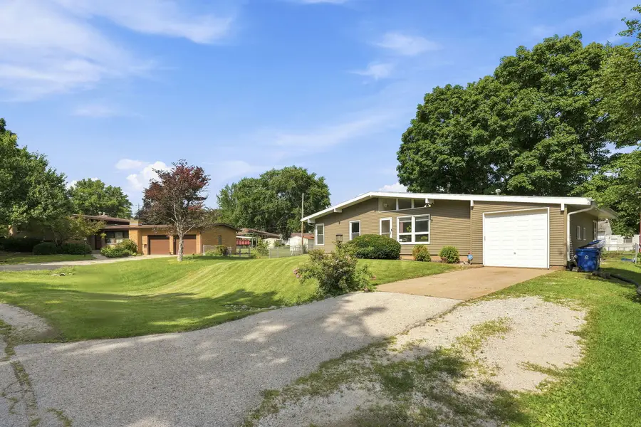 3818 15th Street, Moline, IL 61265 - #2
