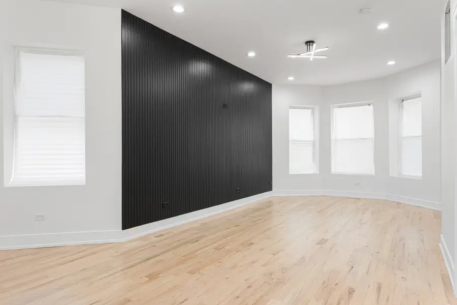 6627 S Saint Lawrence Avenue, Chicago, IL 60637 - #2