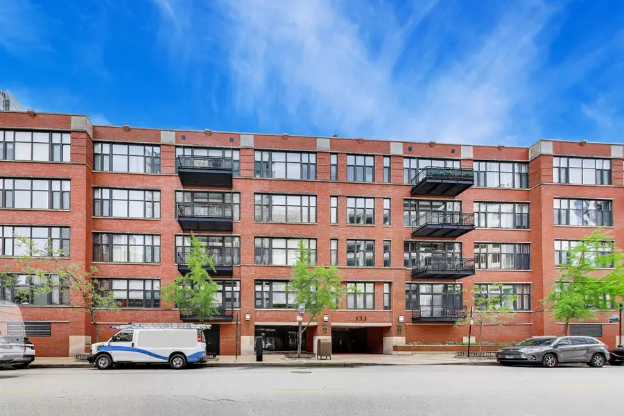333 W Hubbard Street #617, Chicago, IL 60654 - #2