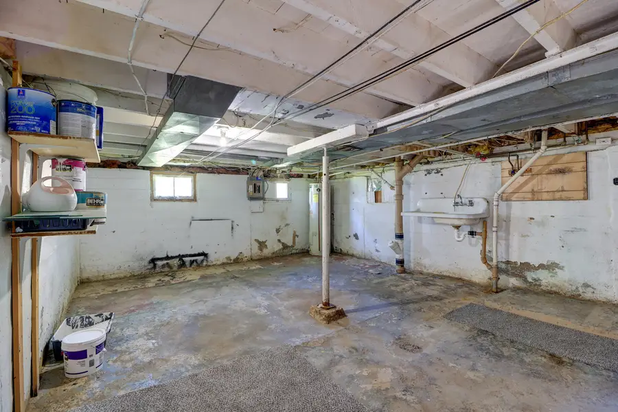 431 2nd Avenue N, Clinton, IA 52732 - #3