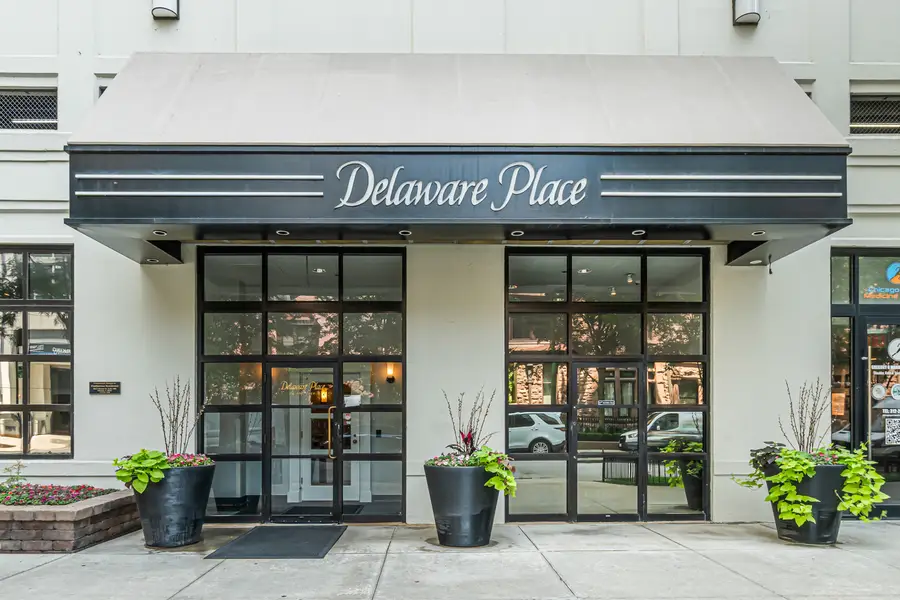 33 W Delaware Place #14F, Chicago, IL 60610 - #2