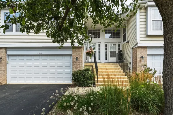 2320 Chasewood Drive, Downers Grove, IL 60515