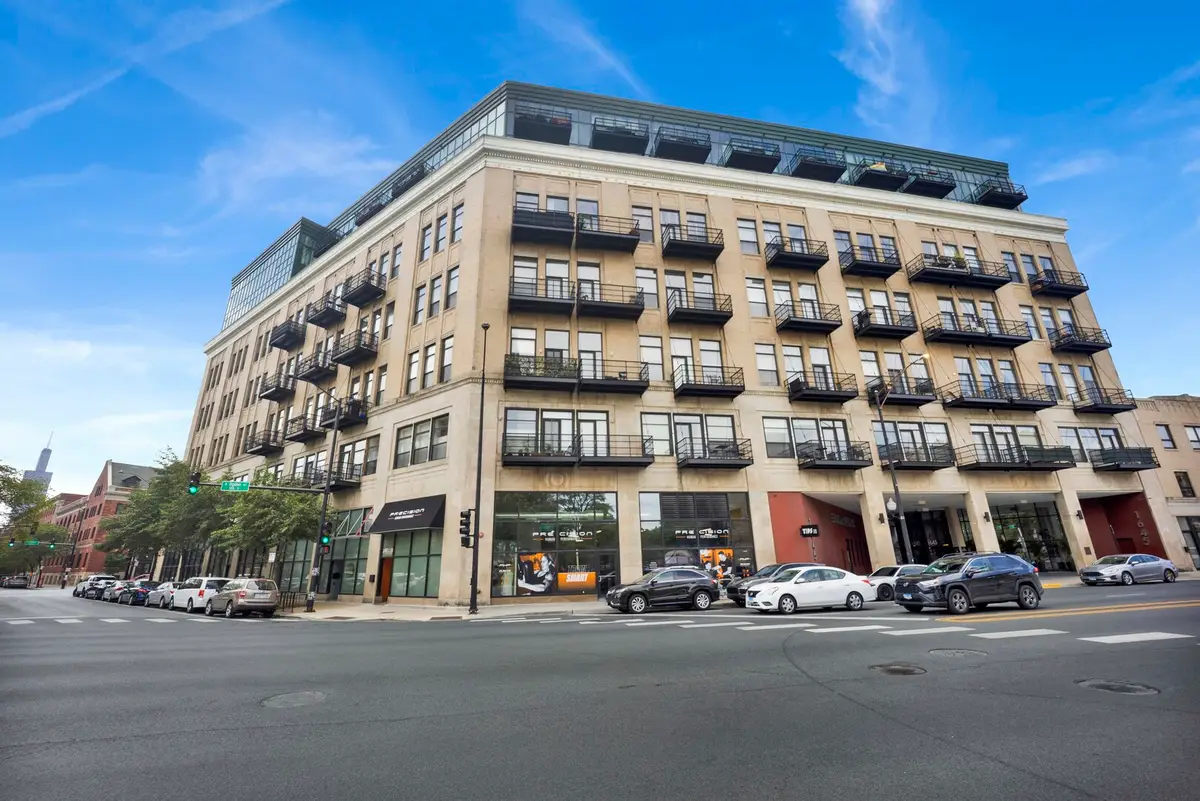 1645 W Ogden Avenue #718, Chicago, IL 60612 - #1