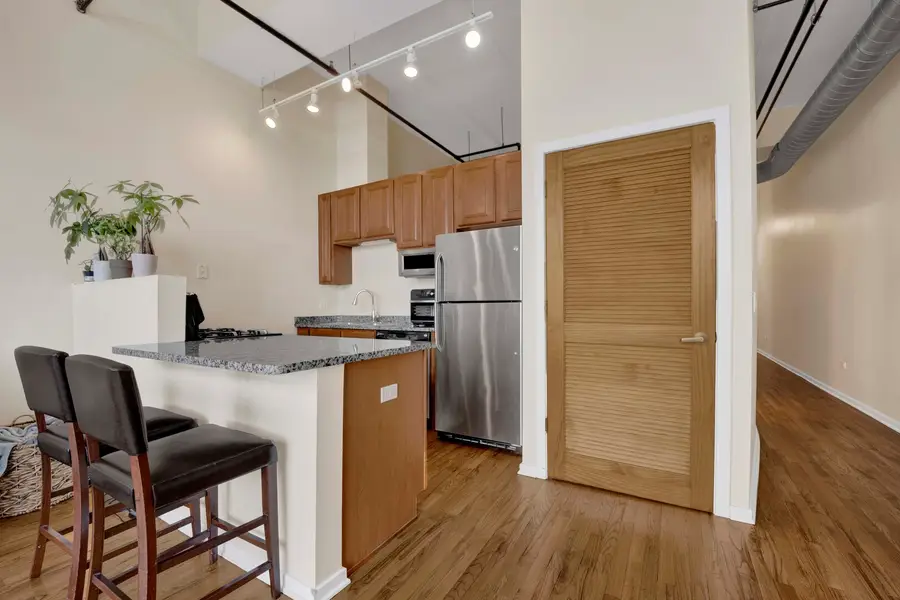 1645 W Ogden Avenue #718, Chicago, IL 60612 - #2