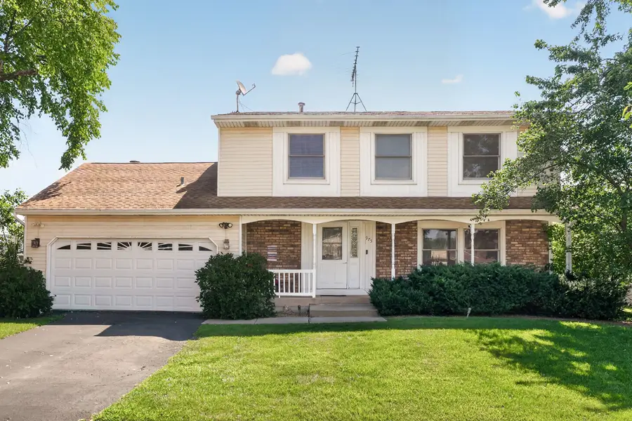975 W Pine Avenue, Roselle, IL 60172 - #2