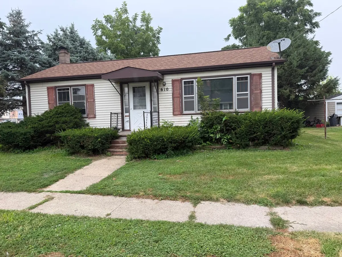 610 5th Street, Mendota, IL 61342 - #1