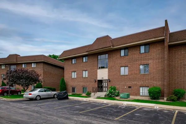 151 E Janata Boulevard #2A, Lombard, IL 60148
