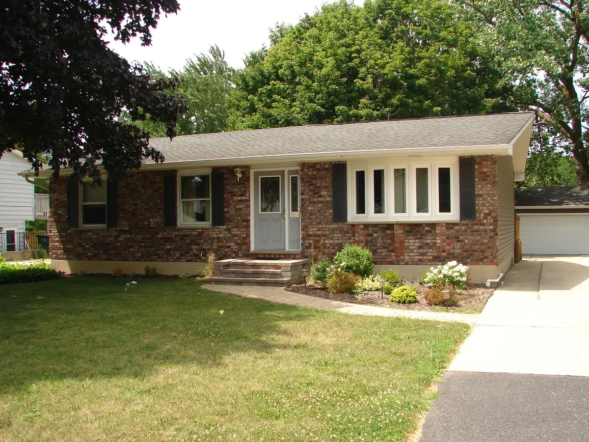 514 Garnett Avenue, Winthrop Harbor, IL 60096 - #1