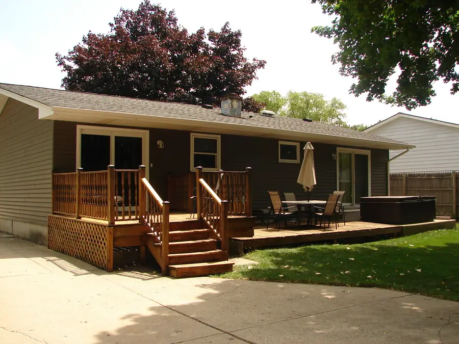 514 Garnett Avenue, Winthrop Harbor, IL 60096 - #3