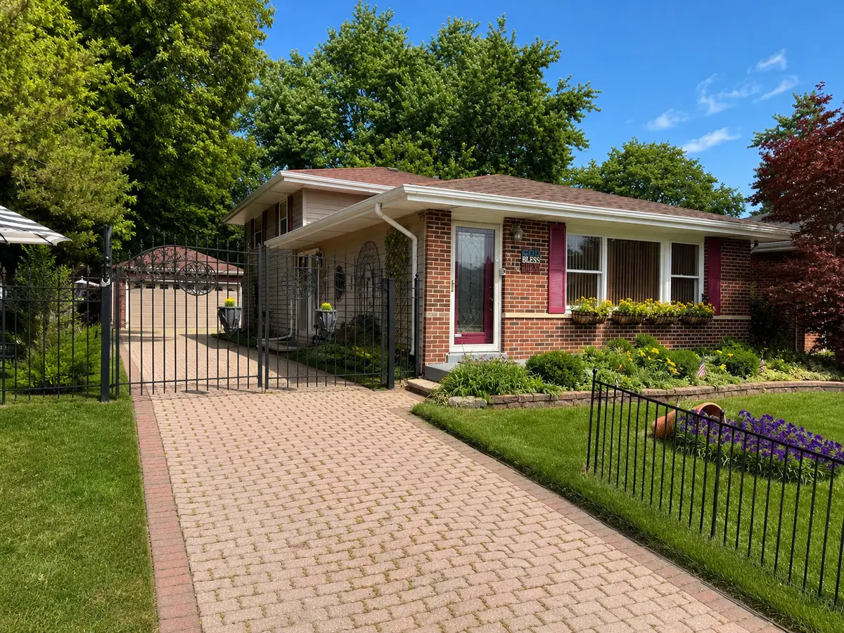 2176 N Westmoreland Drive, Palatine, IL 60074 - #1