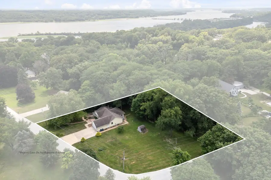 1142 Woodland Lane, Le Claire, IA 52753 - #2
