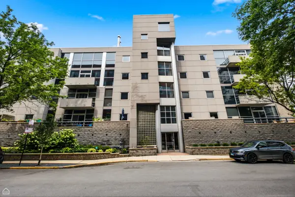 939 W Huron Street #201, Chicago, IL 60642