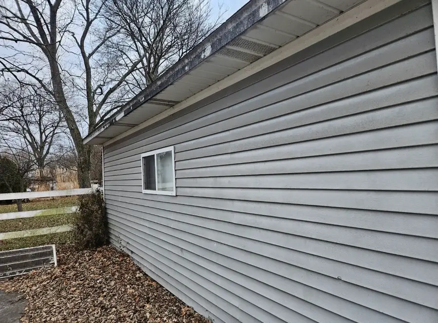 106 W Reynolds Street, Newton, IL 62448 - #3