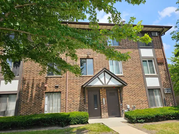 11 Crestview Lane #10, Vernon Hills, IL 60061