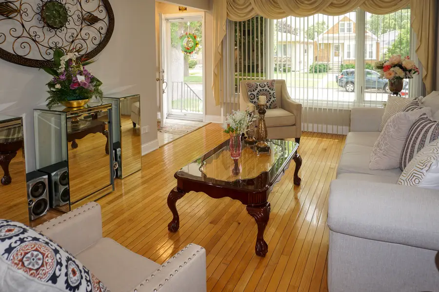 3318 N Page Avenue, Chicago, IL 60634 - #2