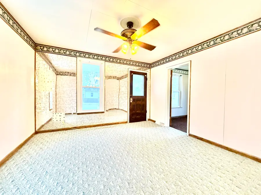 203 E Grant Street, Streator, IL 61364 - #3