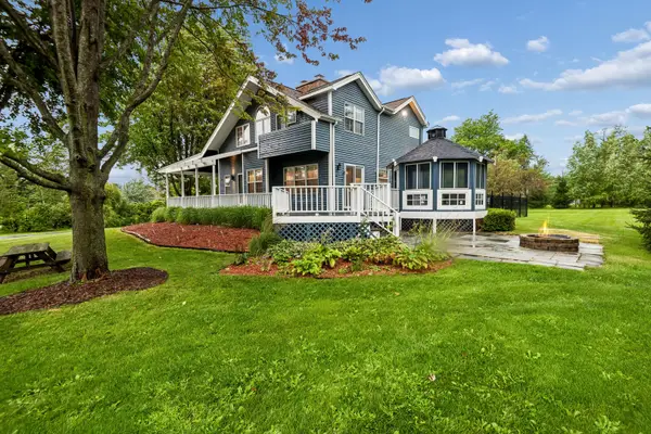 15 Winding Branch Road, Hawthorn Woods, IL 60047