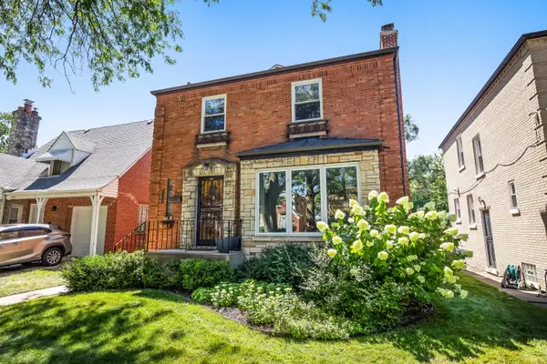 7730 S Paxton Avenue, Chicago, IL 60649