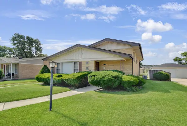 4513 W 102nd Street, Oak Lawn, IL 60453