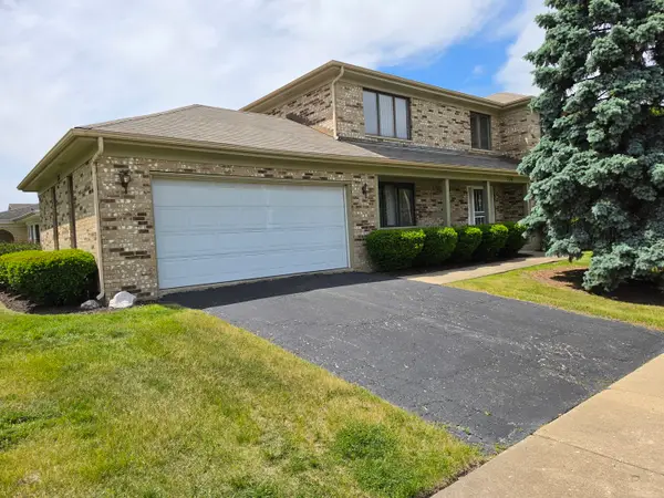 736 Yorkshire Lane, Des Plaines, IL 60016