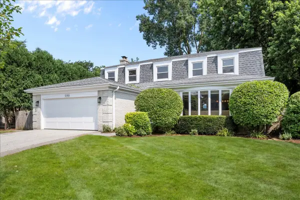 1250 Hazel Avenue, Deerfield, IL 60015