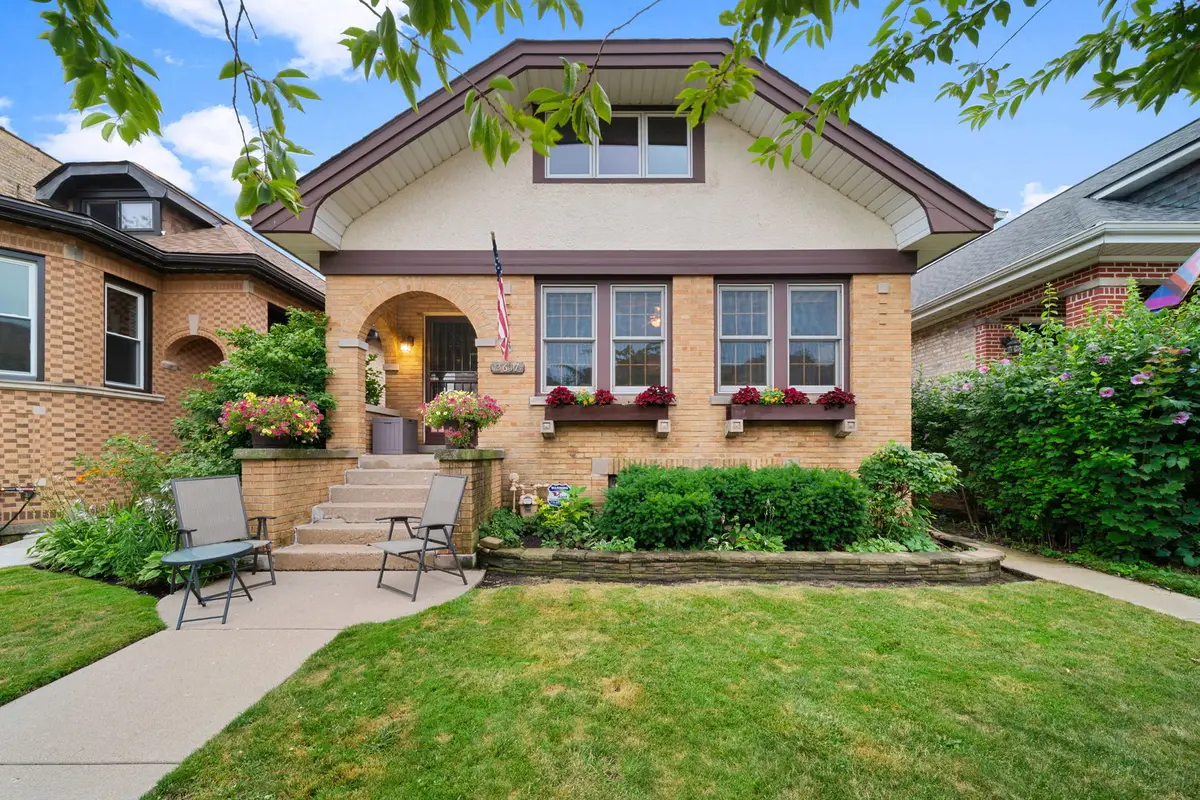 2617 W Lunt Avenue, Chicago, IL 60645 - #1