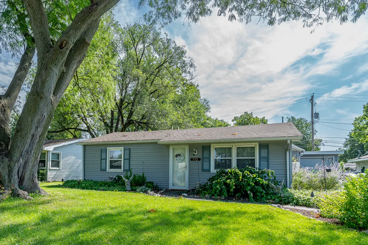 2317 9th Street, Silvis, IL 61282 - #1