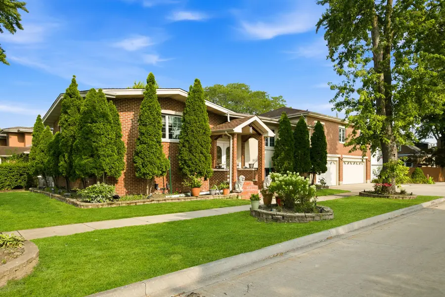 5900 Crain Street, Morton Grove, IL 60053 - #2