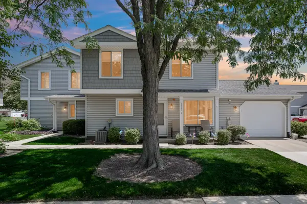 2442 Brunswick Circle #4D, Woodridge, IL 60517