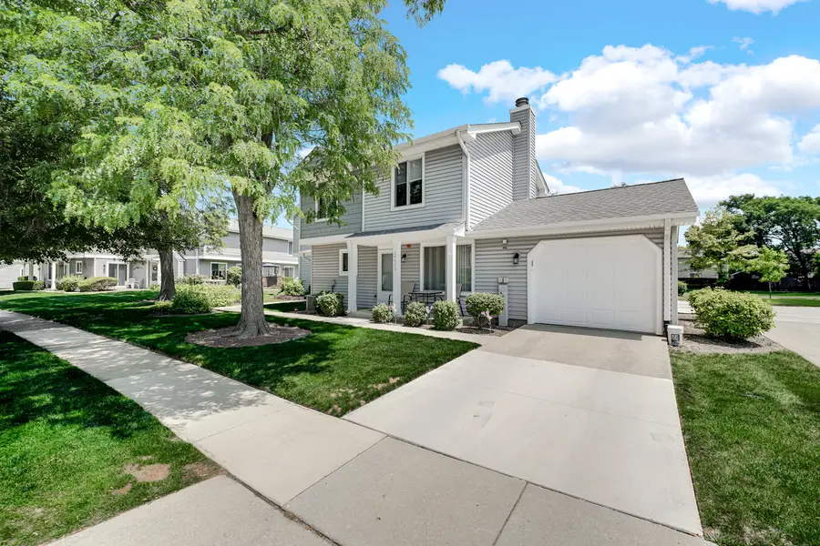 2442 Brunswick Circle #4D, Woodridge, IL 60517 - #2