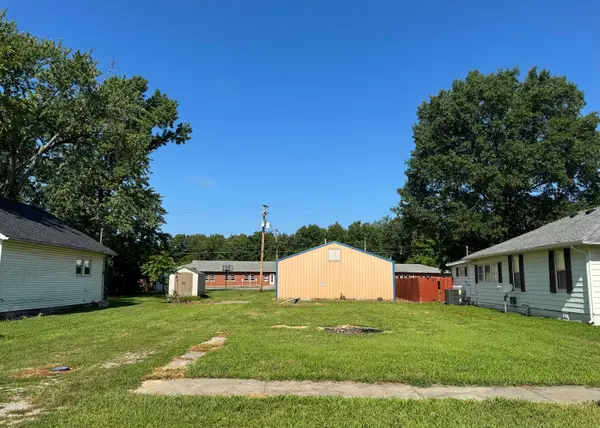 513 N 6th Street, Elkville, IL 62932