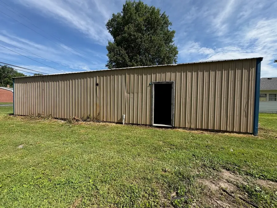 513 N 6th Street, Elkville, IL 62932 - #2