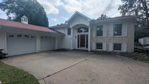 4835 Norwood Drive, Bettendorf, IA 52722
