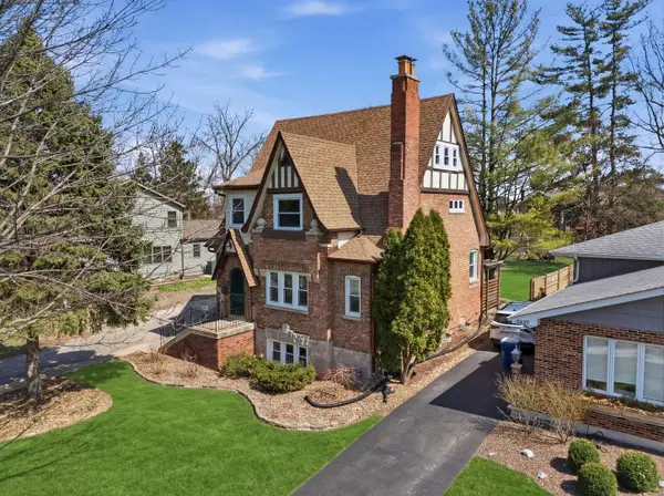 4425 Wilson Avenue, Downers Grove, IL 60515