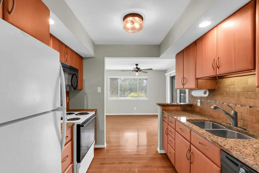 2138 Harbortown Circle #2138, Champaign, IL 61821 - #3