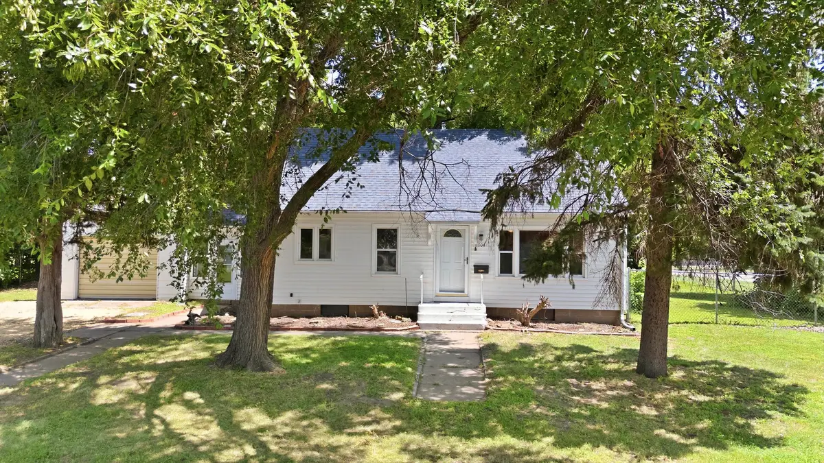 704 2nd Avenue, Camanche, IA 52730 - #1