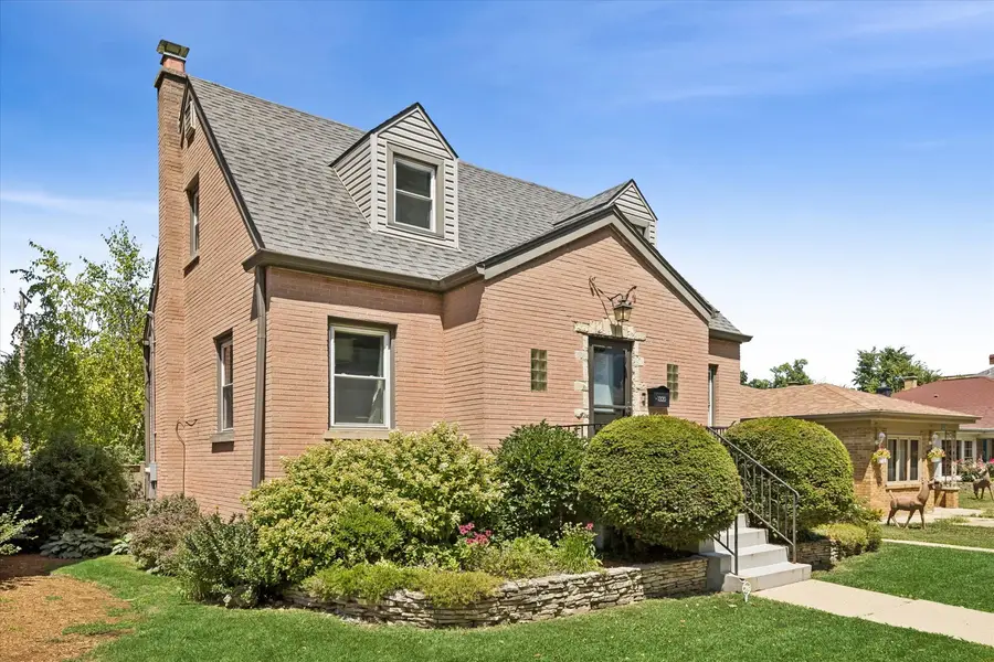 1320 E Washington Street, Des Plaines, IL 60016 - #2